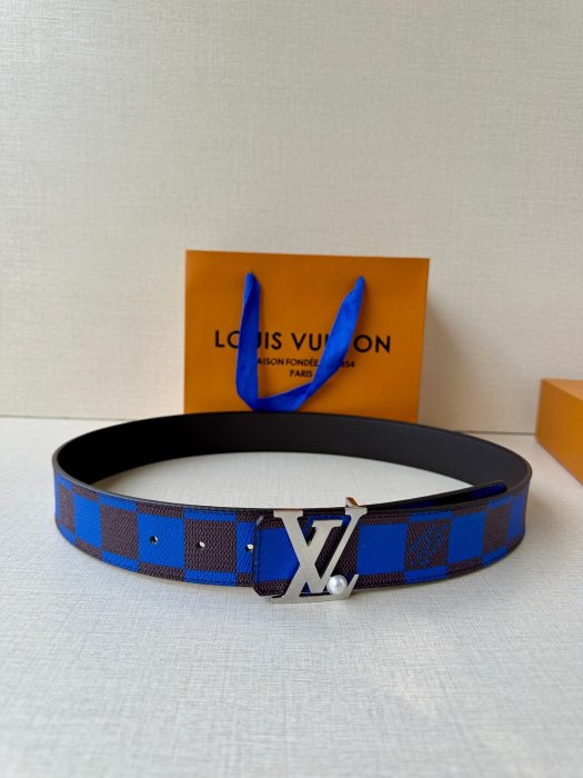 Belt leather male LV Initiales 4 cm