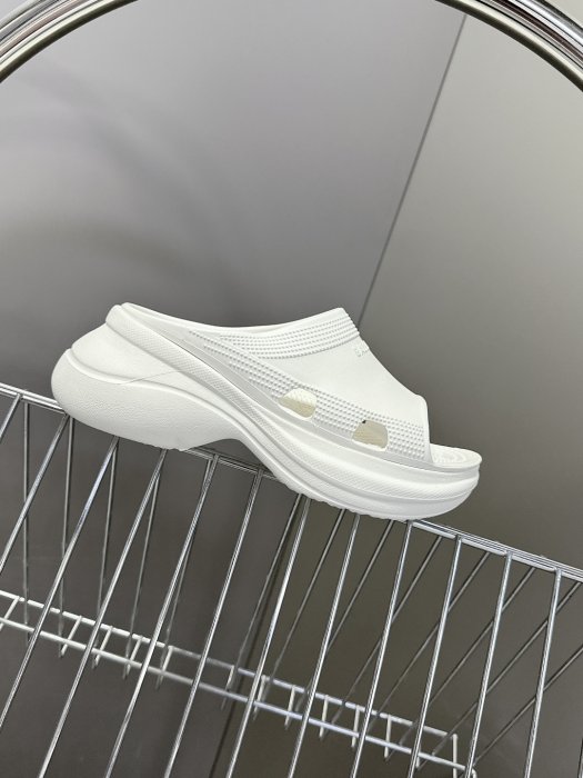 Шлепанцы фото 5