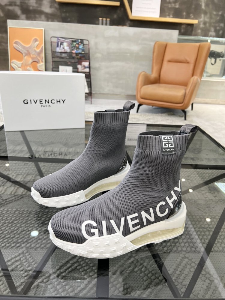 Givenchy sneakers store