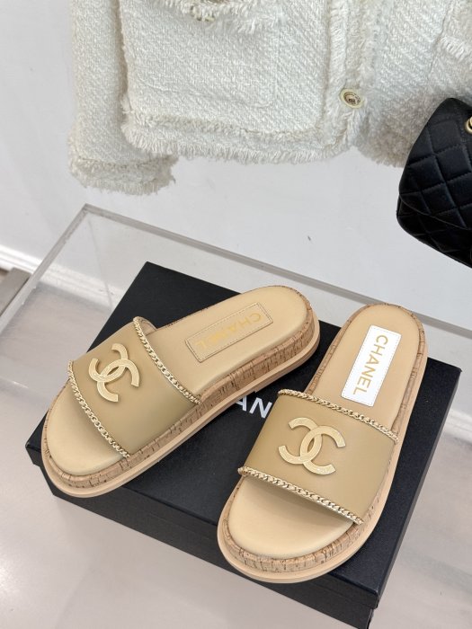 Шлепанцы фото 2