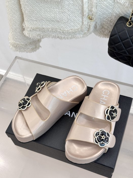 Шлепанцы фото 2