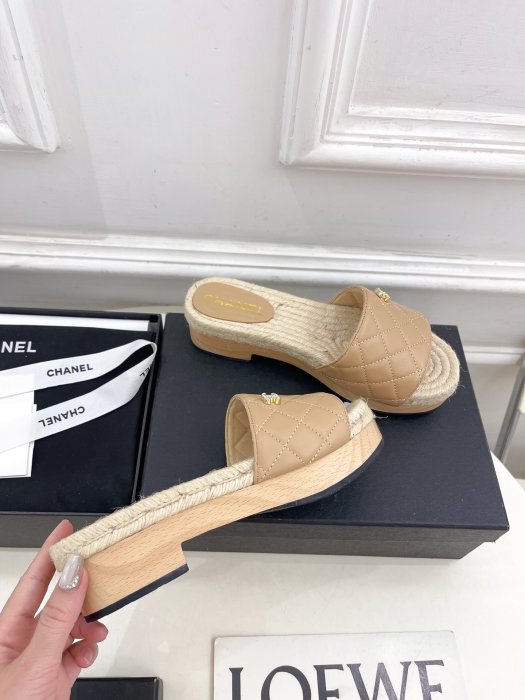 Шлепанцы женские фото 4