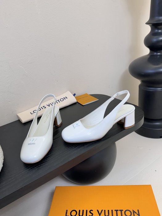 Босоножки фото 3