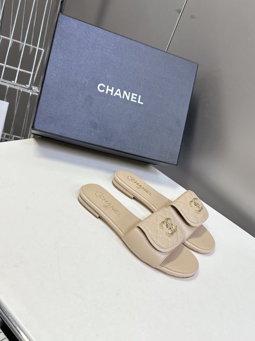 Шлепанцы женские фото 2