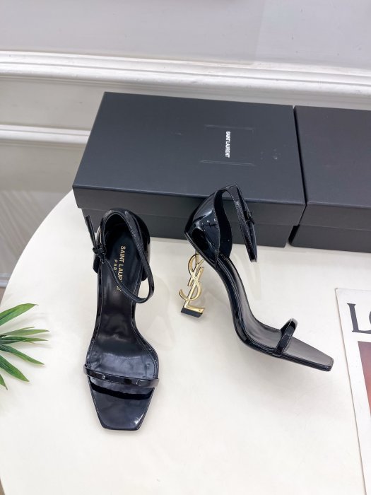 Босоножки фото 4