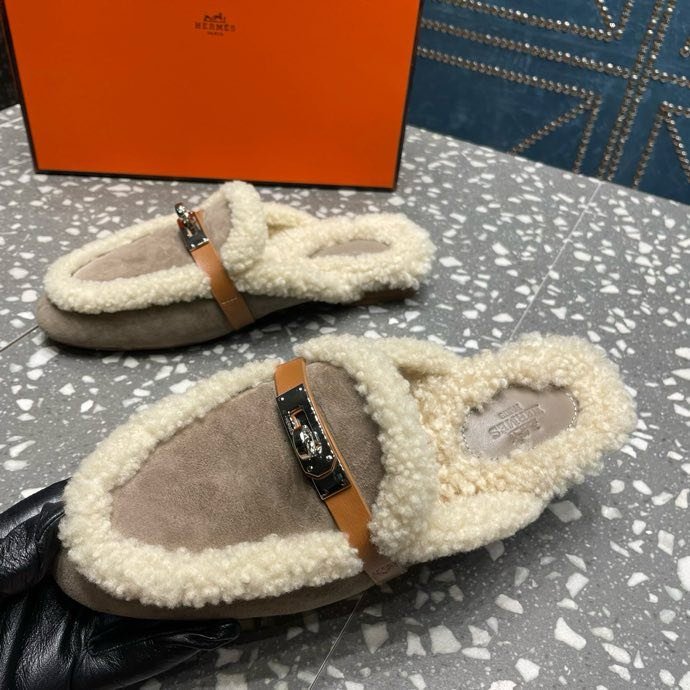 Slippers women's leather from fur фото 6