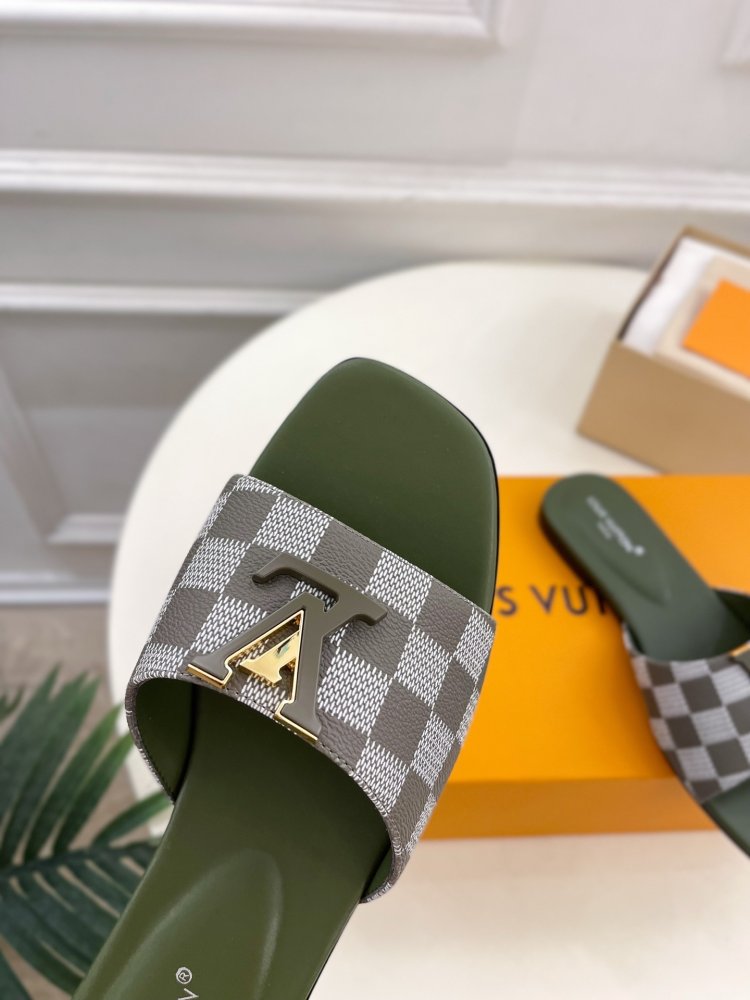 Шлепанцы женские фото 7