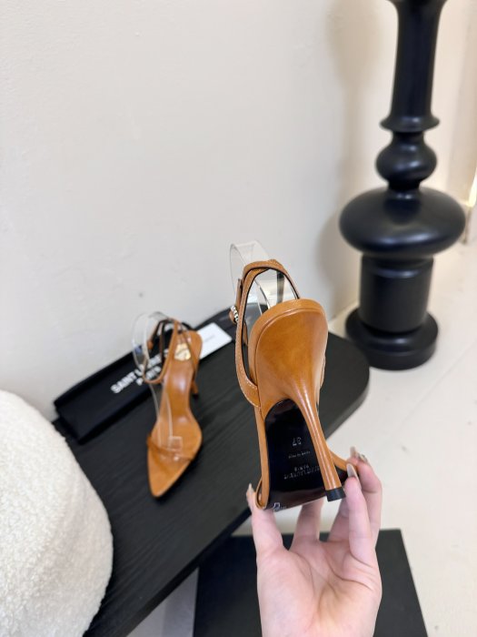 Босоножки фото 6