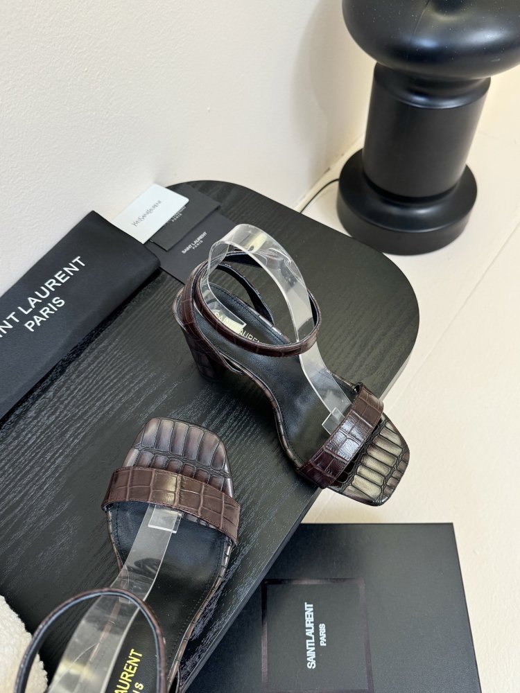 Босоніжки фото 4