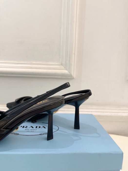 Босоножки фото 8