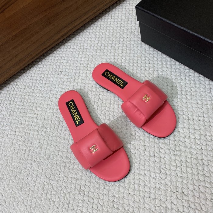 Шлепанцы женские фото 4