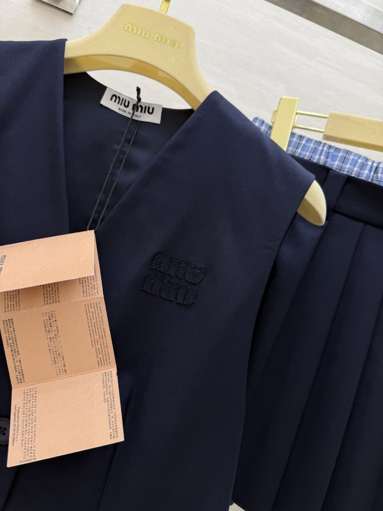 Costume female фото 3