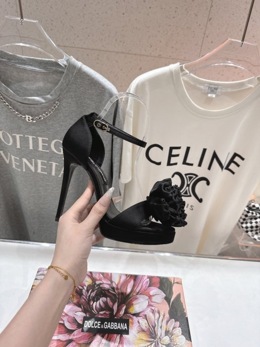 Босоножки фото 5