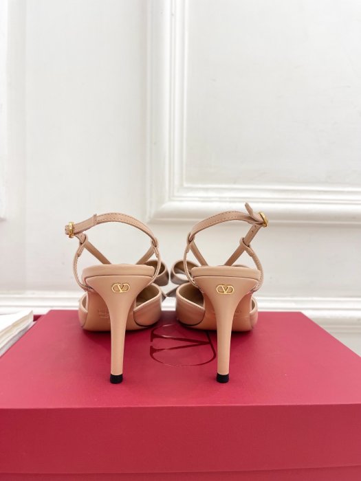 Босоножки фото 8