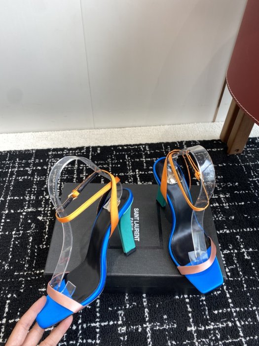 Босоножки фото 7