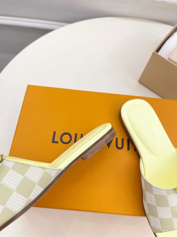 Шльопанці жіночі фото 8