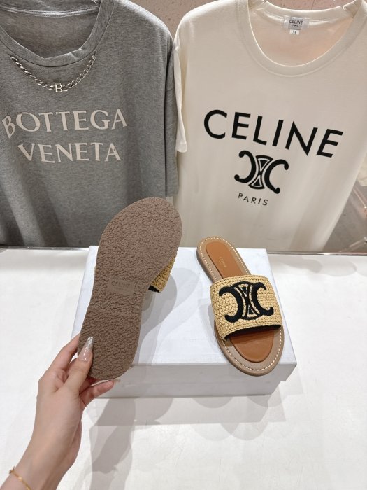 Шлепанцы женские фото 9