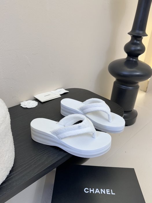 Шлепанцы фото 2