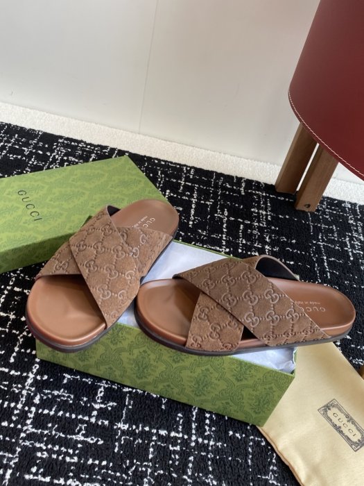 Шлепанцы фото 3