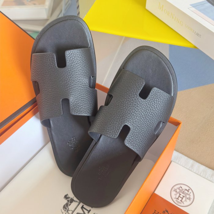 Шлепанцы женские фото 6