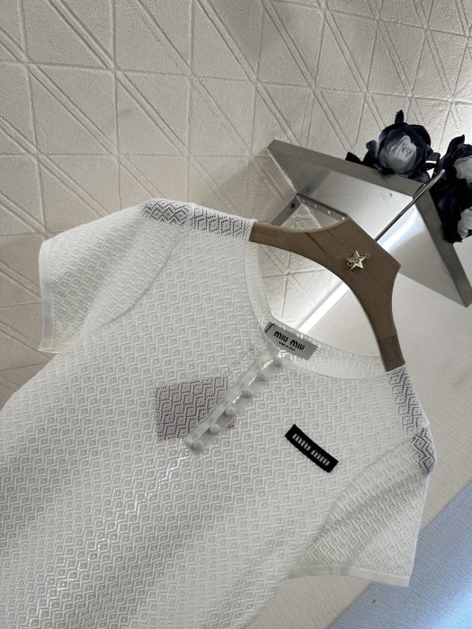 T-shirt women's фото 8