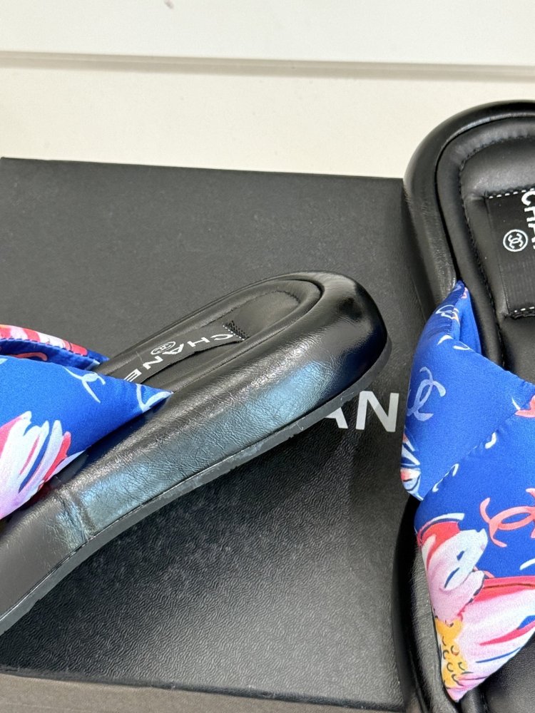 Шльопанці жіночі фото 6