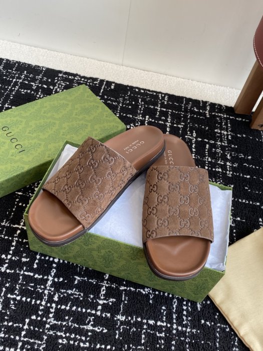 Шлепанцы фото 5