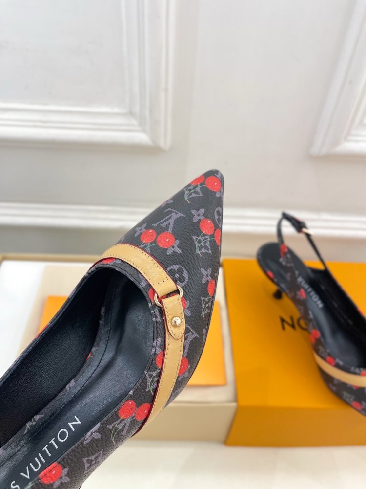 Босоножки фото 6