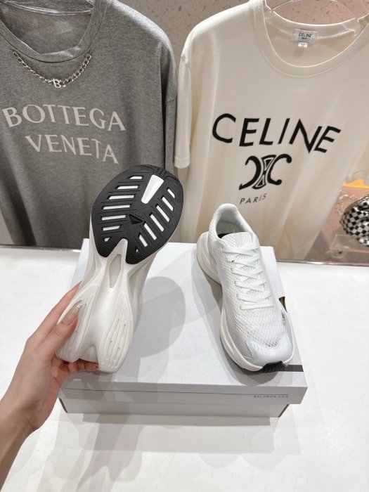 Кросівки фото 9