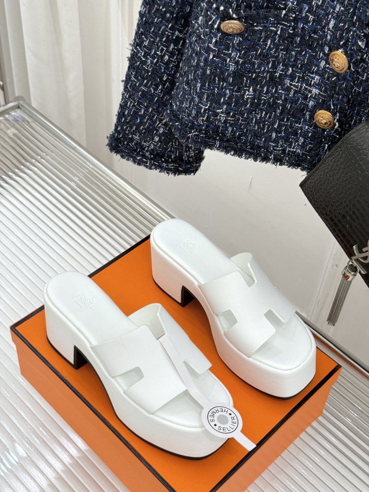 Босоножки фото 3