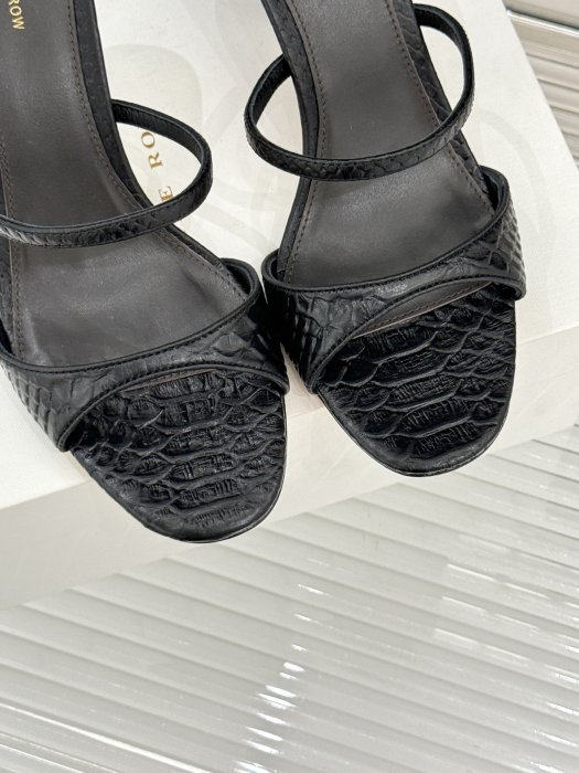 Босоножки фото 7