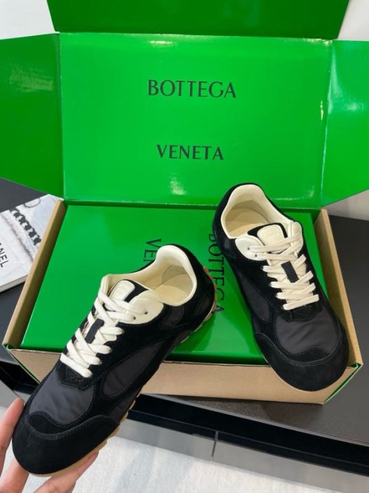 Кросівки жіночі фото 6