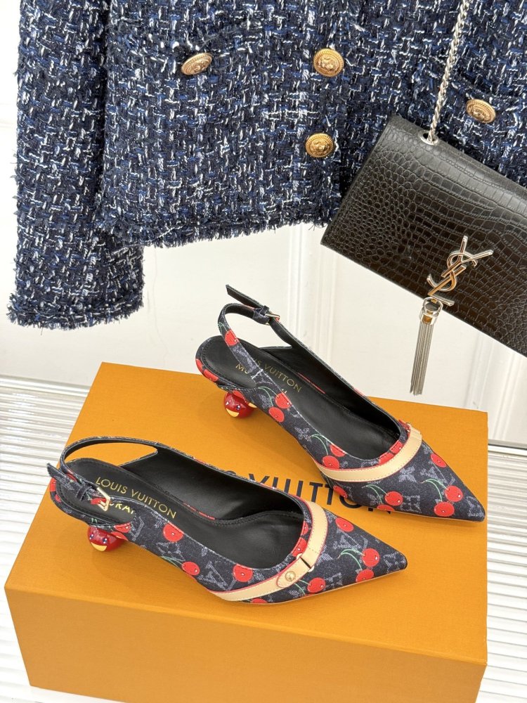 Босоножки фото 3