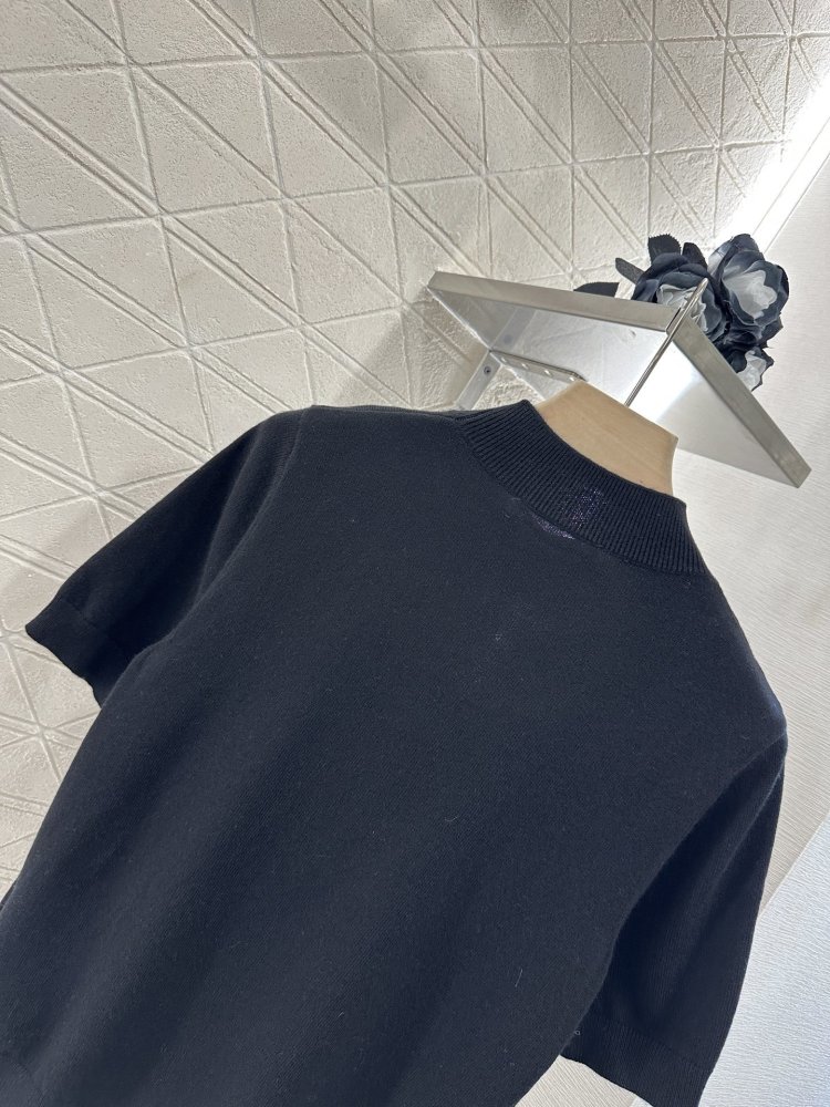 Футболка жіноча фото 4