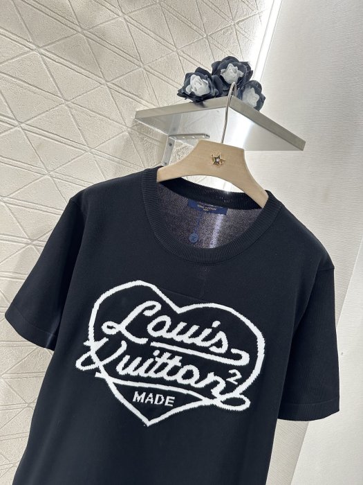 T-shirt women's фото 8