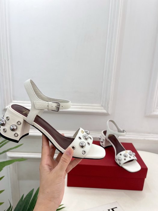 Босоножки фото 5