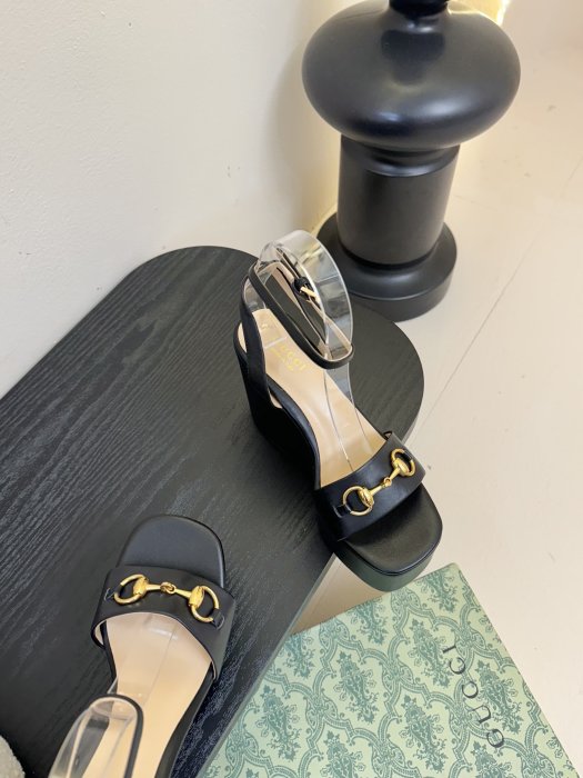 Босоножки фото 4