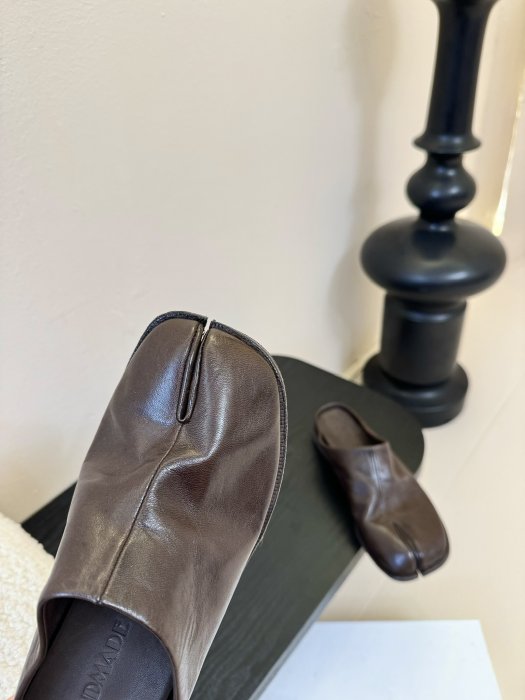 Мюли с раздвоенным носком фото 6