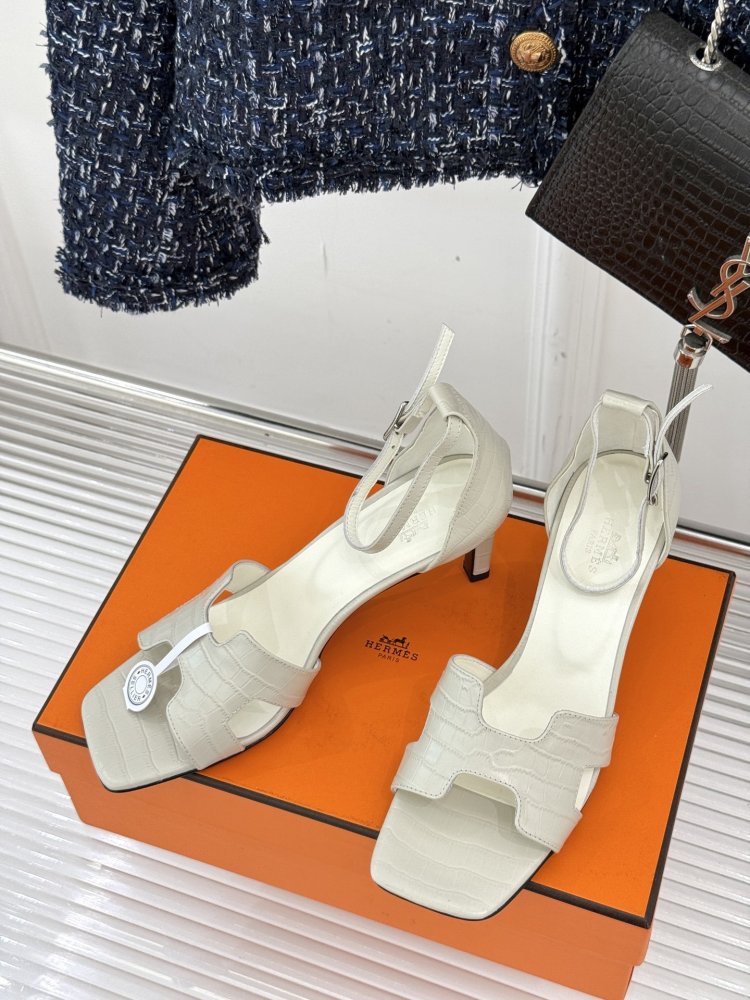 Босоножки фото 2