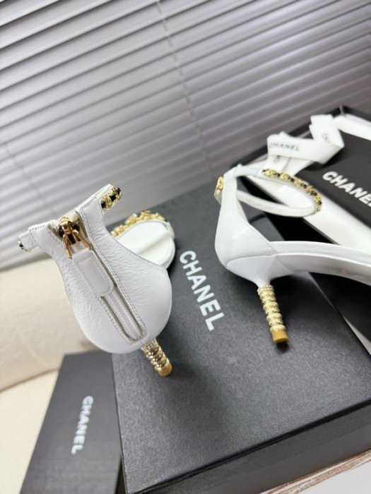 Босоножки фото 3