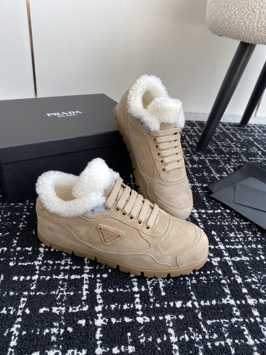 Sneakers on fur фото 3