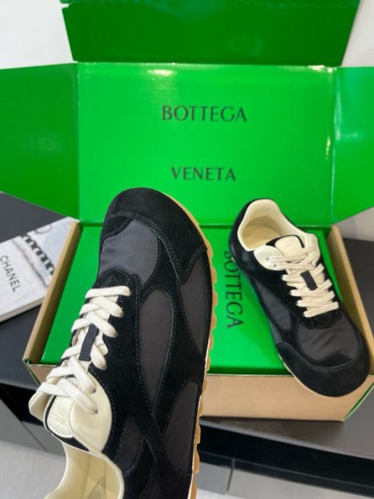 Кросівки жіночі фото 7