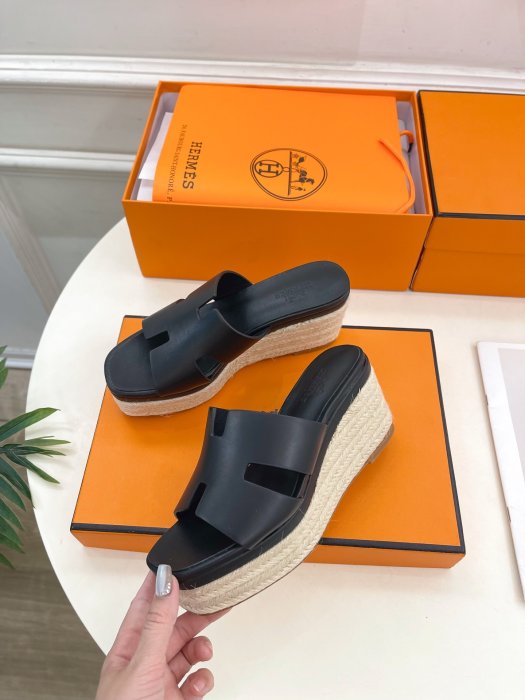 Босоножки фото 5