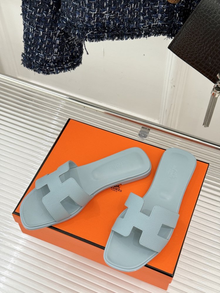 Шлепанцы женские фото 2