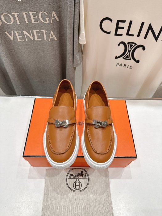 Лоферы женские