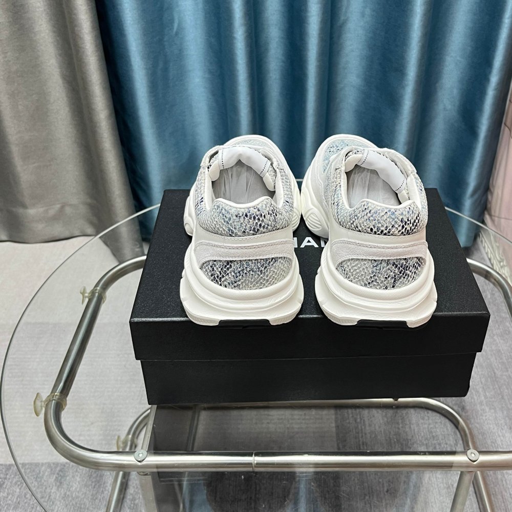 Кроссовки женские фото 3