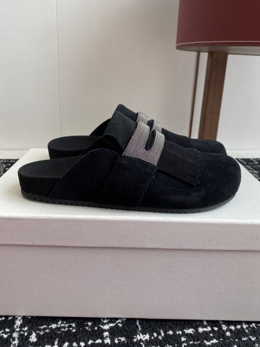 Шлепанцы фото 2