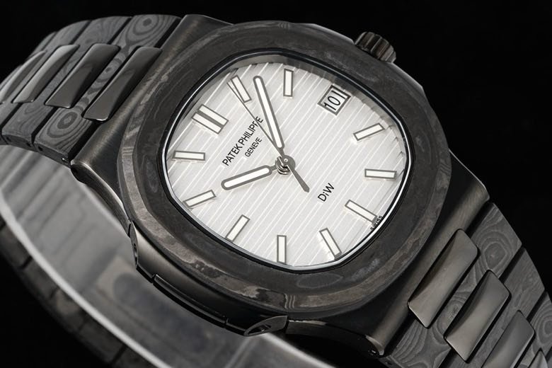 Clock Wrist Patek Philippe Nautilus 5711 фото 2