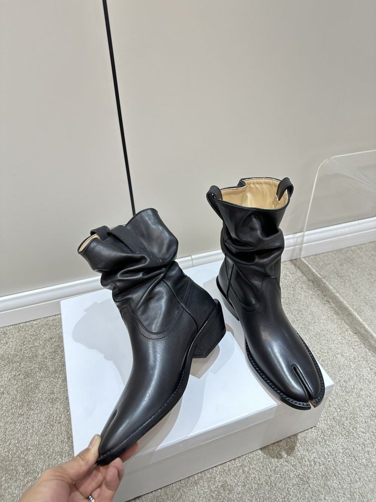 Женские кожаные ботинки MM6 с раздвоенным носком фото 4