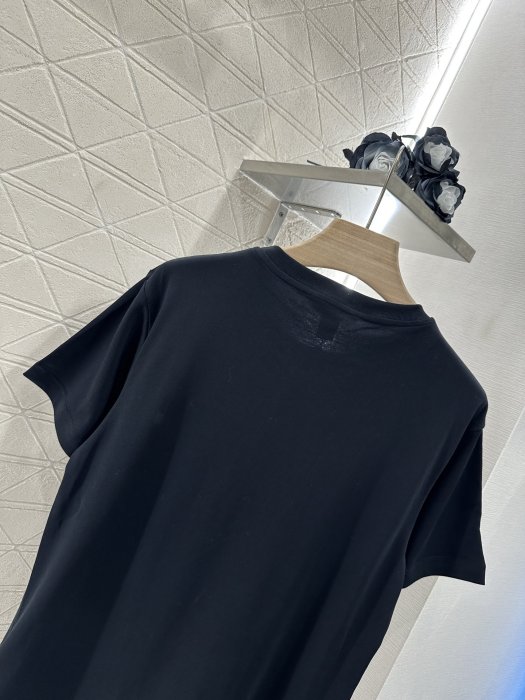 T-shirt women's фото 4